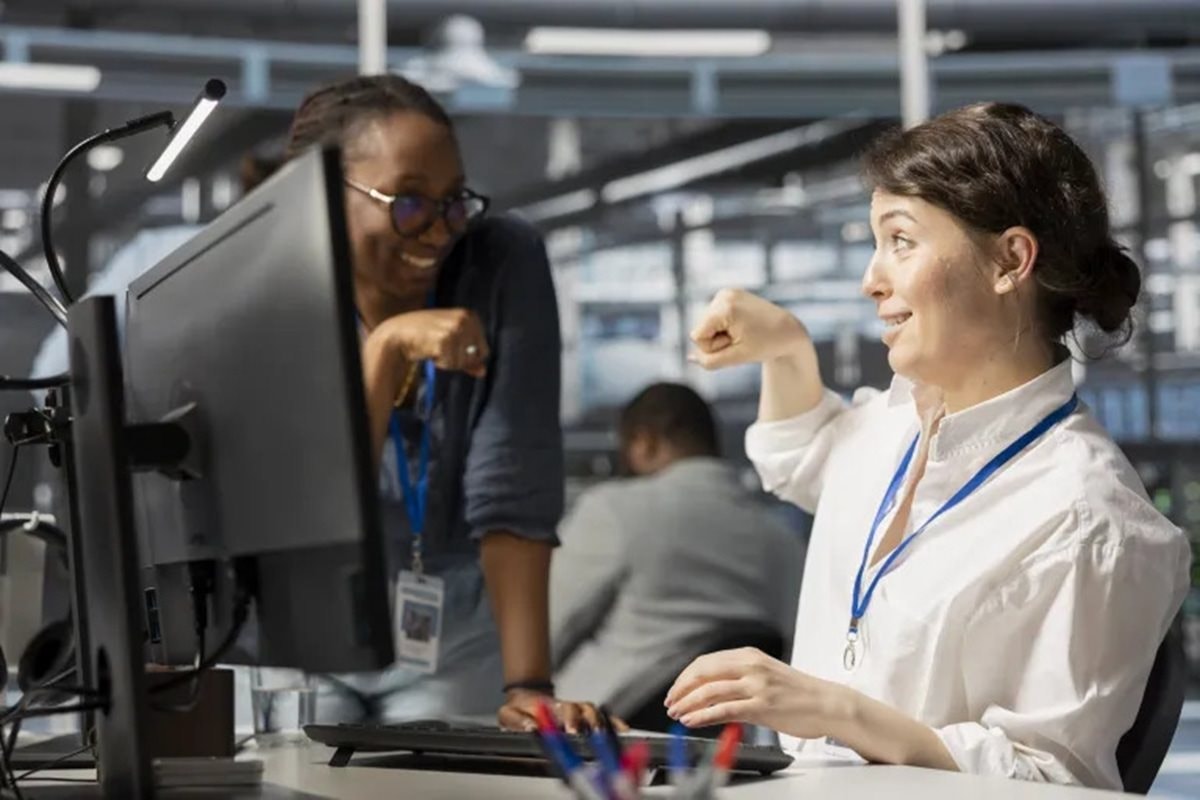 Đi ngược cả thế giới: Giữa bão sa thải vì AI, vì sao IBM lại tăng gấp 3 lần quy mô tuyển dụng Gen Z?- Ảnh 1.