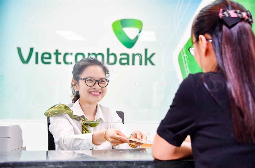 Vietcombank thông báo sẽ điều chỉnh lãi suất tiết kiệm từ thứ Hai tuần tới- Ảnh 1.