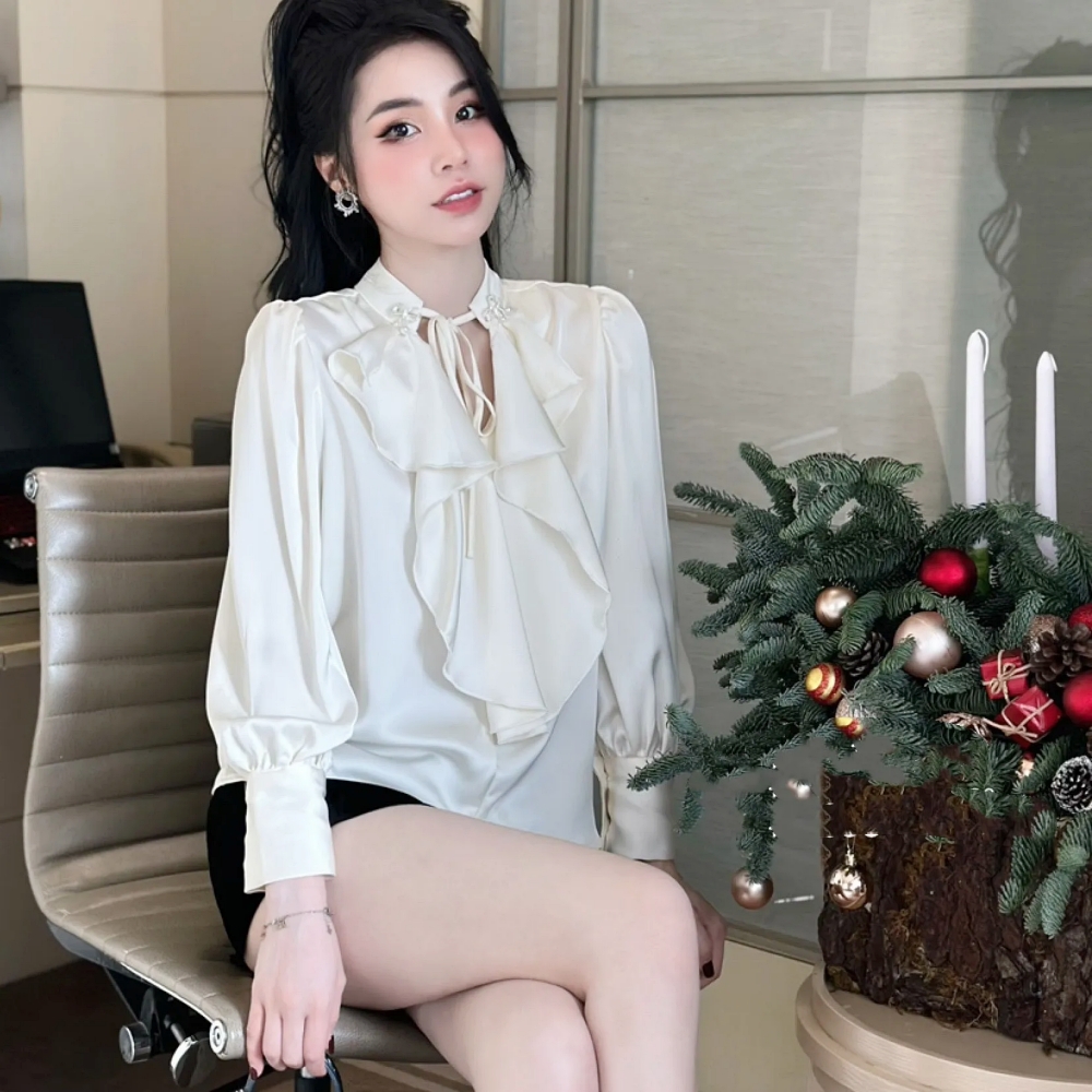 Không cộp mác "bánh bèo": Áo ren bèo nhún hè 2026 được mặc theo cách tinh tế và có gu hơn bao giờ hết- Ảnh 8.