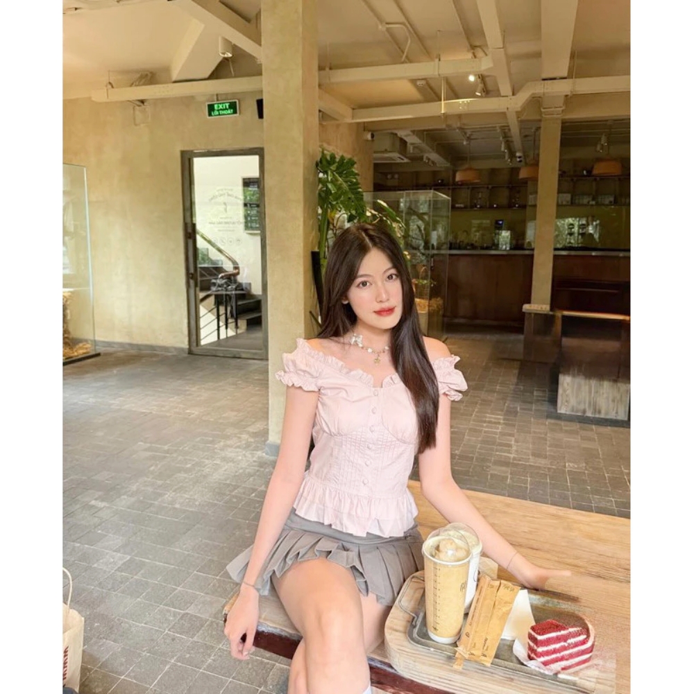 Không cộp mác "bánh bèo": Áo ren bèo nhún hè 2026 được mặc theo cách tinh tế và có gu hơn bao giờ hết- Ảnh 7.