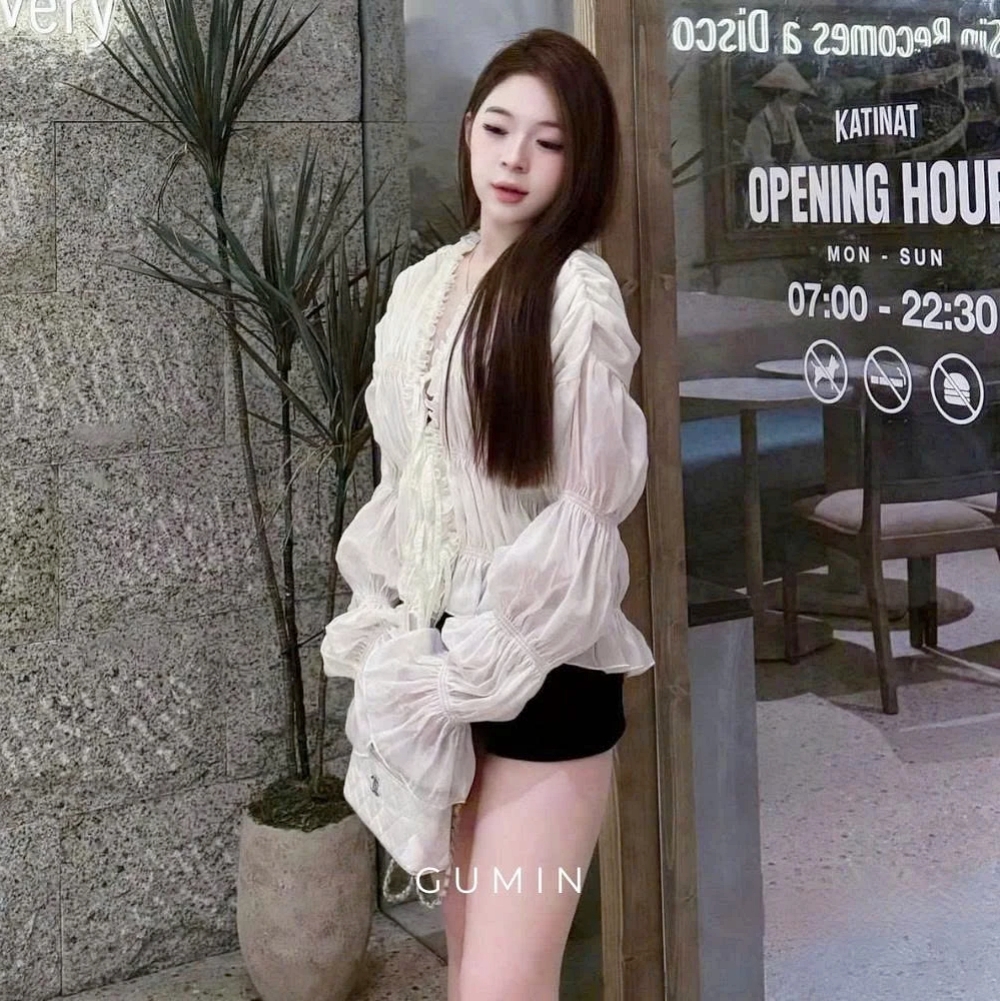 Không cộp mác "bánh bèo": Áo ren bèo nhún hè 2026 được mặc theo cách tinh tế và có gu hơn bao giờ hết- Ảnh 10.