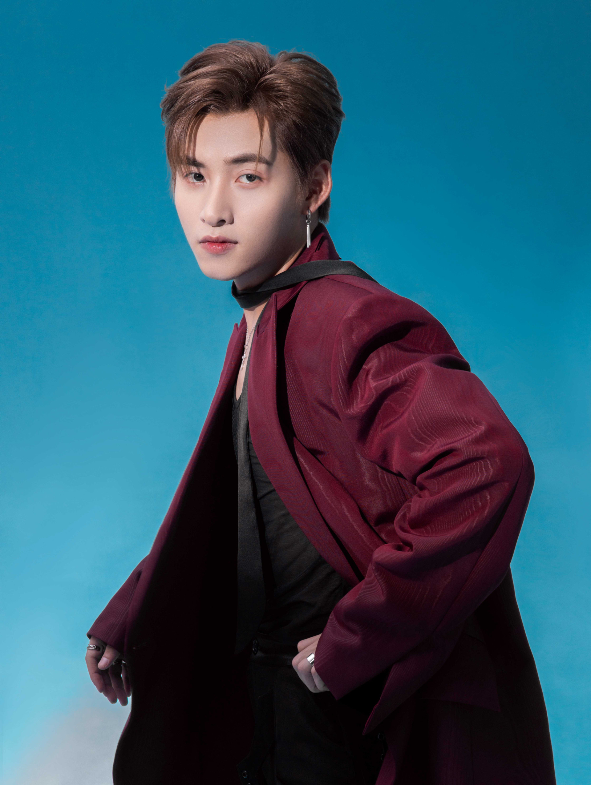 Hùng Huỳnh có gì ngoài “Đẹp mã”?- Ảnh 2.