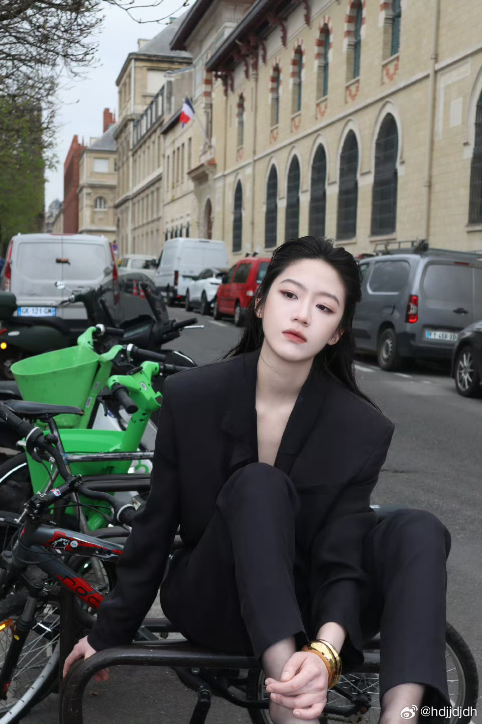 Đã tìm ra bad girl đẹp nhất Trung Quốc: Phì phèo thuốc lá từ phim đến đời, ghét đến mấy cũng không dám chê visual- Ảnh 8.