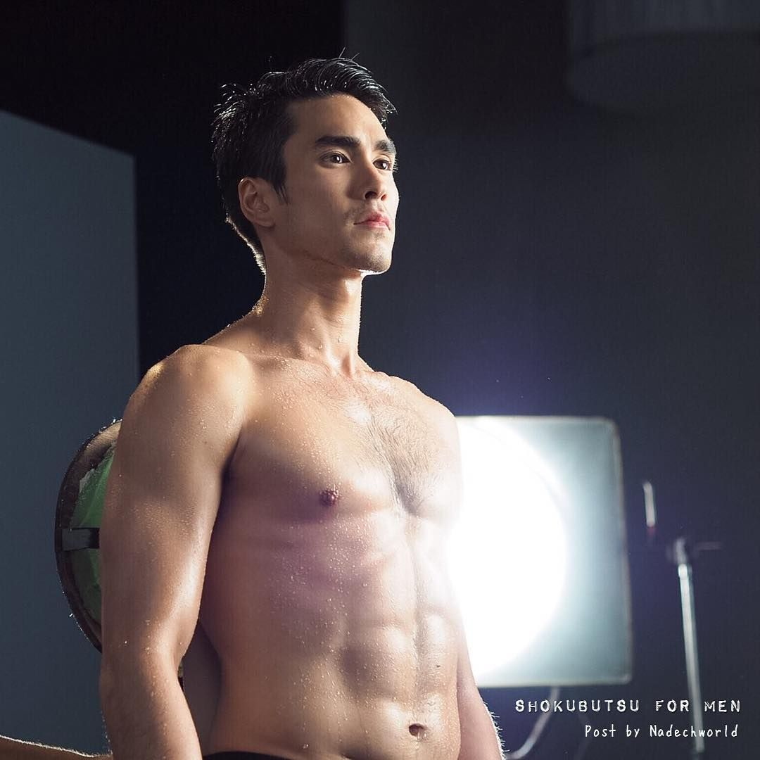 Cô gái đi dạo bất ngờ thành siêu sao được 200 brand săn lùng, tuổi 33 lấy chồng đẹp trai hàng top thế giới- Ảnh 11.