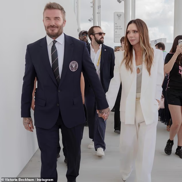 Camera thường không 