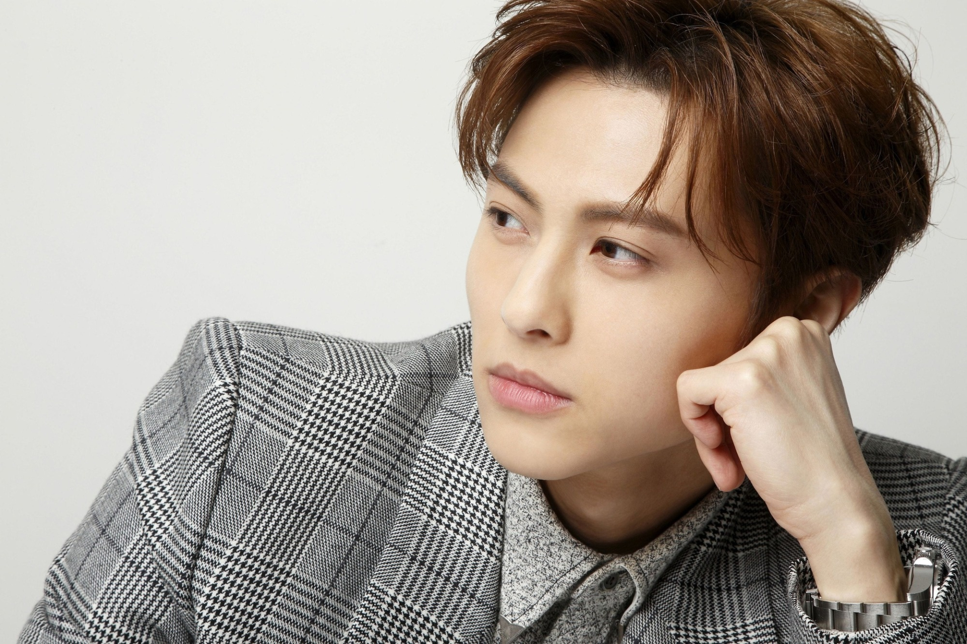 Không phải tin đùa ngày Cá tháng 4: Nam diễn viên bị còng tay, bắt giữ khẩn cấp - Ảnh 1.