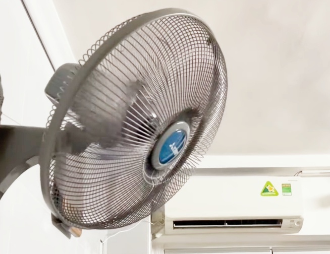 Bật điều hòa + quạt có tốn điện hơn không? EVN đưa ra đáp án - Ảnh 2.