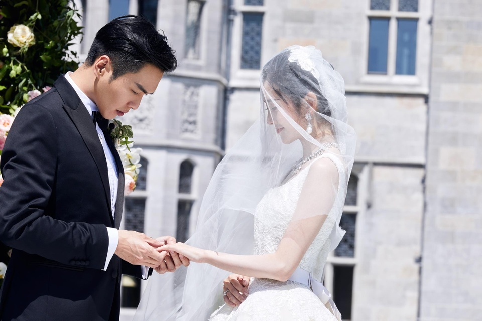 Chị Đẹp khiến Trang Pháp khóc nghẹn: Chồng bị đóng băng 225 tỷ ngay ngày cưới, suýt "đi tong" sự nghiệp vì 1 cái liếc mắt đưa tình- Ảnh 8.