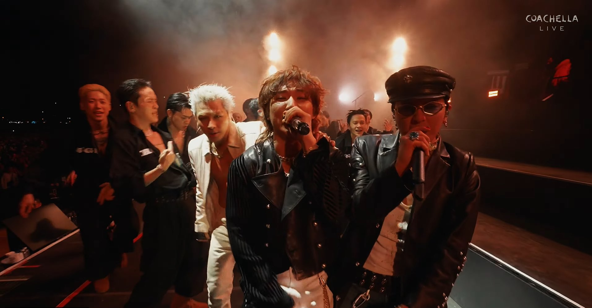 GD và TAEYANG: "Tôi nhảy hộ bạn còn bạn gánh quần áo giúp tôi nhé"- Ảnh 6.