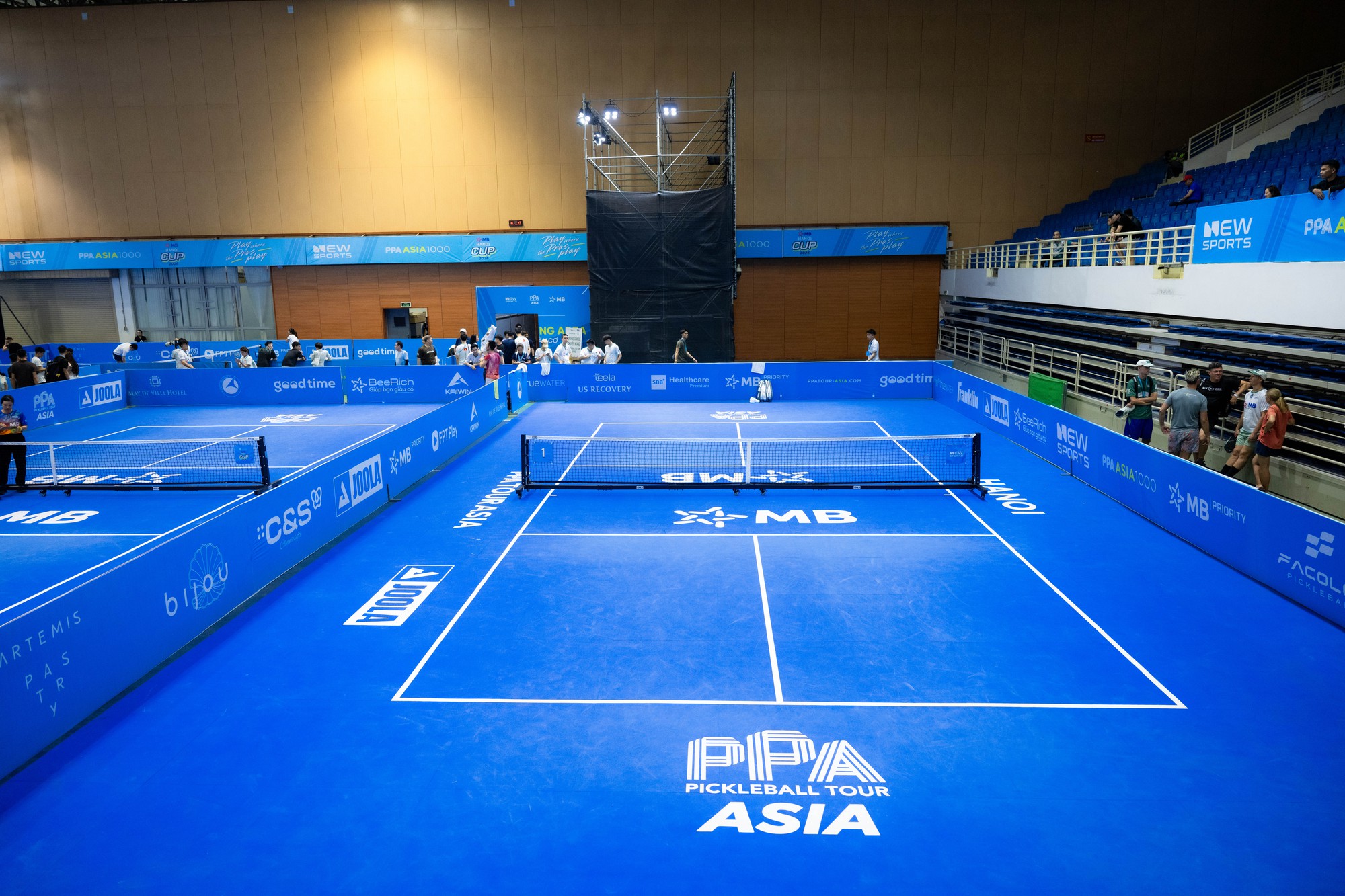 Ngày đầu PPA Asia 1000 - MB Hanoi Cup: Khán đài vắng vẻ nhưng dưới sân 