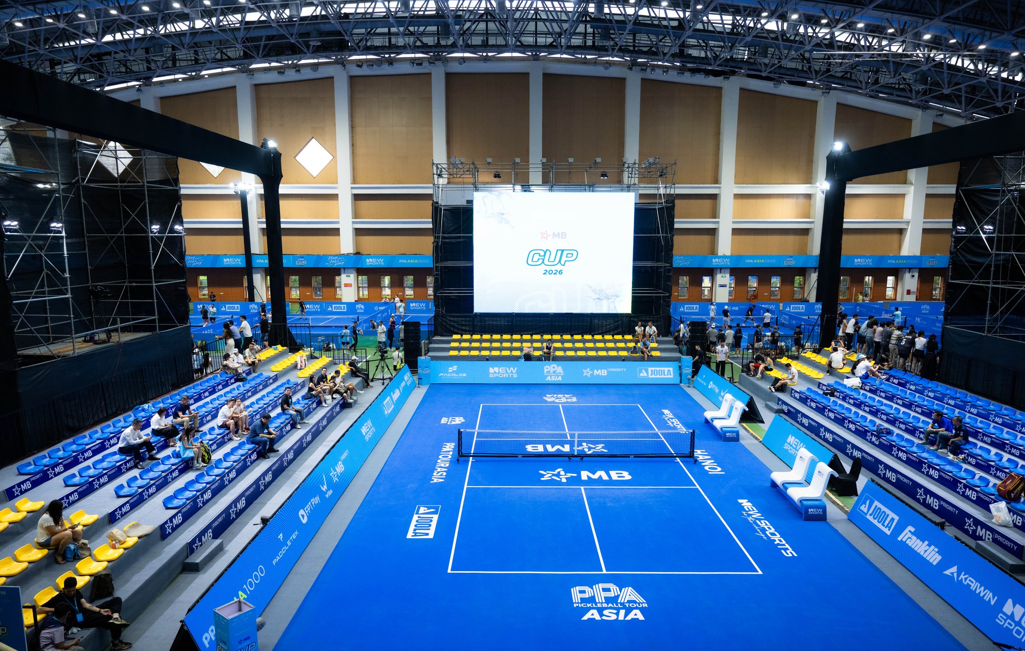 Ngày đầu PPA Asia 1000 - MB Hanoi Cup: Khán đài vắng vẻ nhưng dưới sân 