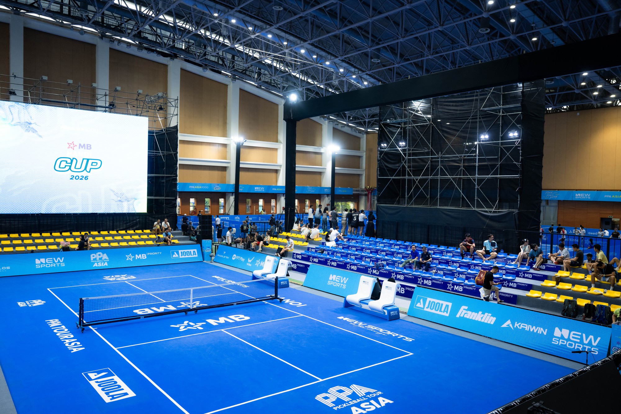 Ngày đầu PPA Asia 1000 - MB Hanoi Cup: Khán đài vắng vẻ nhưng dưới sân 