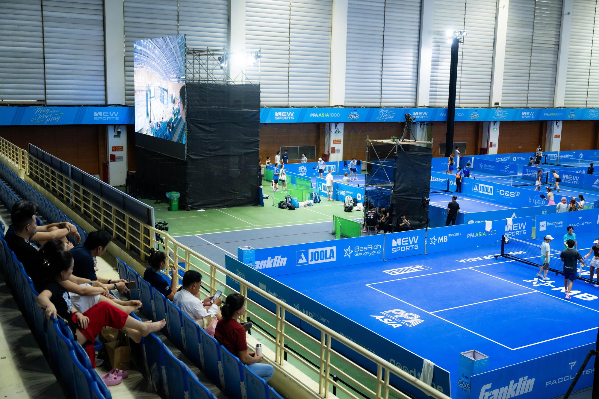 Ngày đầu PPA Asia 1000 - MB Hanoi Cup: Khán đài vắng vẻ nhưng dưới sân 