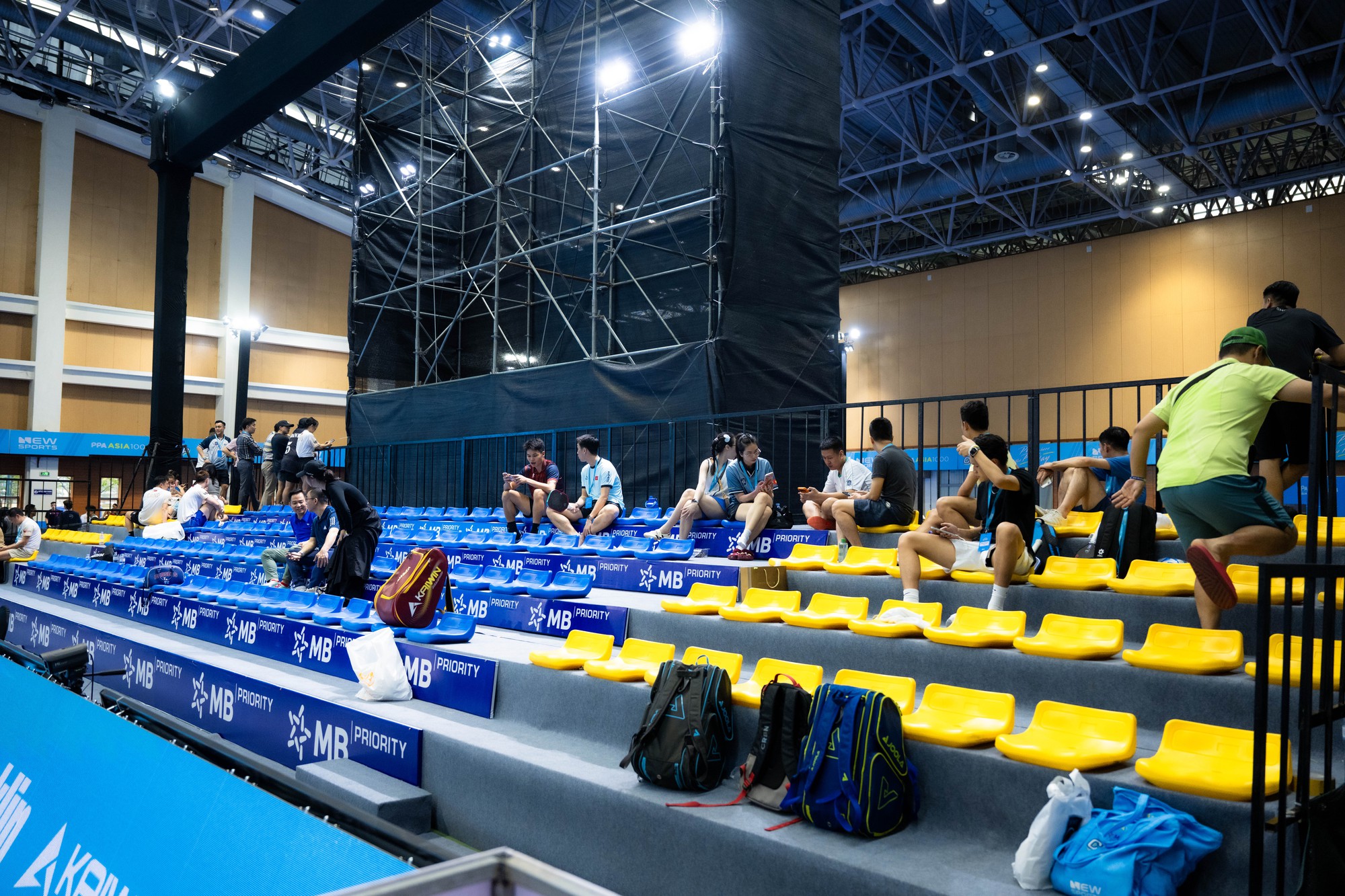 Ngày đầu PPA Asia 1000 - MB Hanoi Cup: Khán đài vắng vẻ nhưng dưới sân 