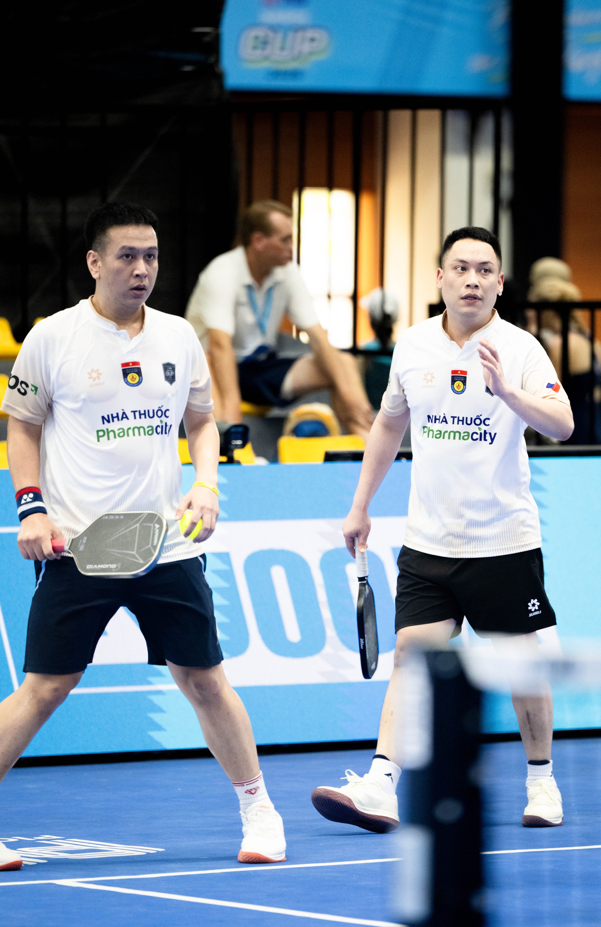 Ngày đầu PPA Asia 1000 - MB Hanoi Cup: Khán đài vắng vẻ nhưng dưới sân 