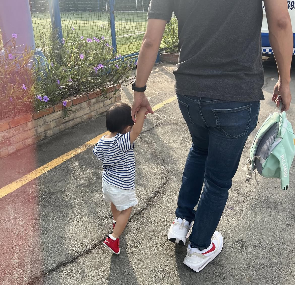 Nhóc tỳ Vbiz lần đầu lộ rõ mặt: Mẹ là ngôi sao hạng A, ông nội là tỷ phú- Ảnh 2.