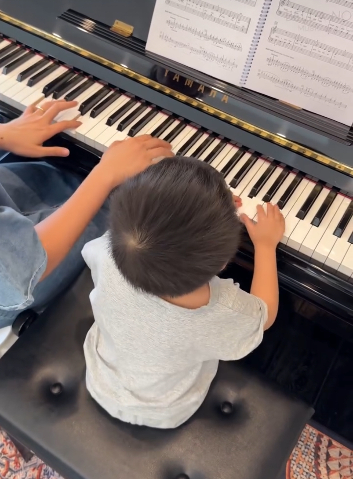 Nhóc tỳ Vbiz lần đầu lộ rõ mặt: Mẹ là ngôi sao hạng A, ông nội là tỷ phú- Ảnh 3.