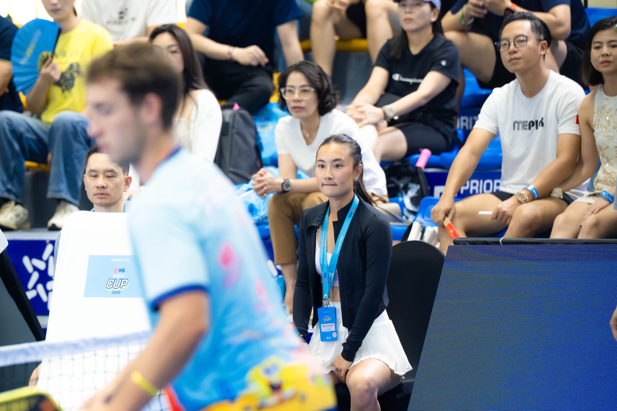 Cận cảnh nàng thơ Alix Trương hoá CĐV cuồng nhiệt cổ vũ nhưng em trai Jonathan lỡ hẹn HCĐ PPA Hanoi- Ảnh 6. Cận cảnh nàng thơ Alix Trương hoá CĐV cuồng nhiệt cổ vũ nhưng em trai Jonathan lỡ hẹn HCĐ PPA Hanoi- Ảnh 6.