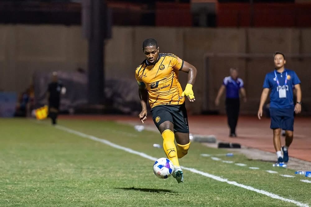 Rimario “dỗi” bỏ CLB Thanh Hoá về quê, đội bóng xứ Thanh chồng chất khó khăn, phải dùng cả thủ môn chơi tiền đạo- Ảnh 1.