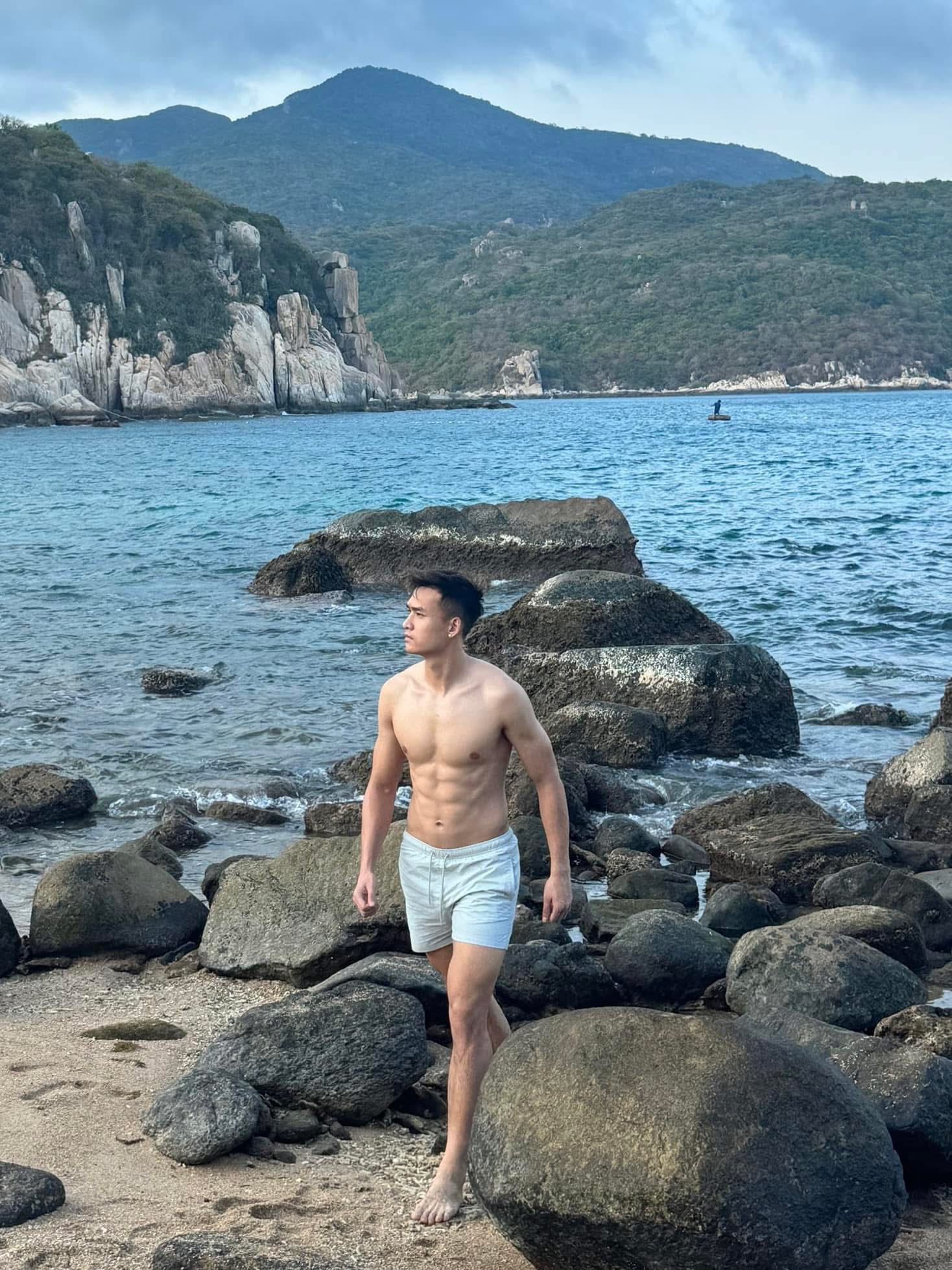 Trai đẹp 8 múi Bùi Hoàng Việt Anh báo tin vui- Ảnh 3.