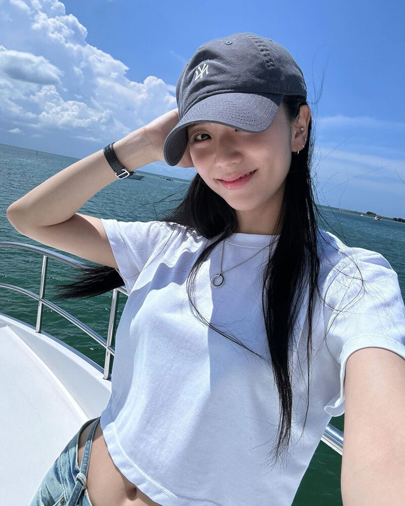 BLACKPINK mặc bikini: Lisa - Jennie cháy vô tận, Jisoo 10 năm vẫn là "ẩn số", riêng Rosé trước sau như 1- Ảnh 16.