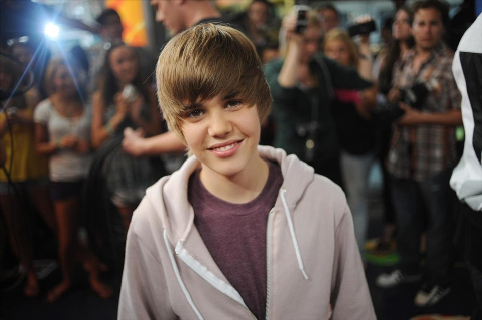Thiên hạ đệ nhất yêu vợ gọi tên Justin Bieber, tuyên bố công khai: "Em yêu, anh yêu em. Bài hát này dành cho em!"- Ảnh 2.