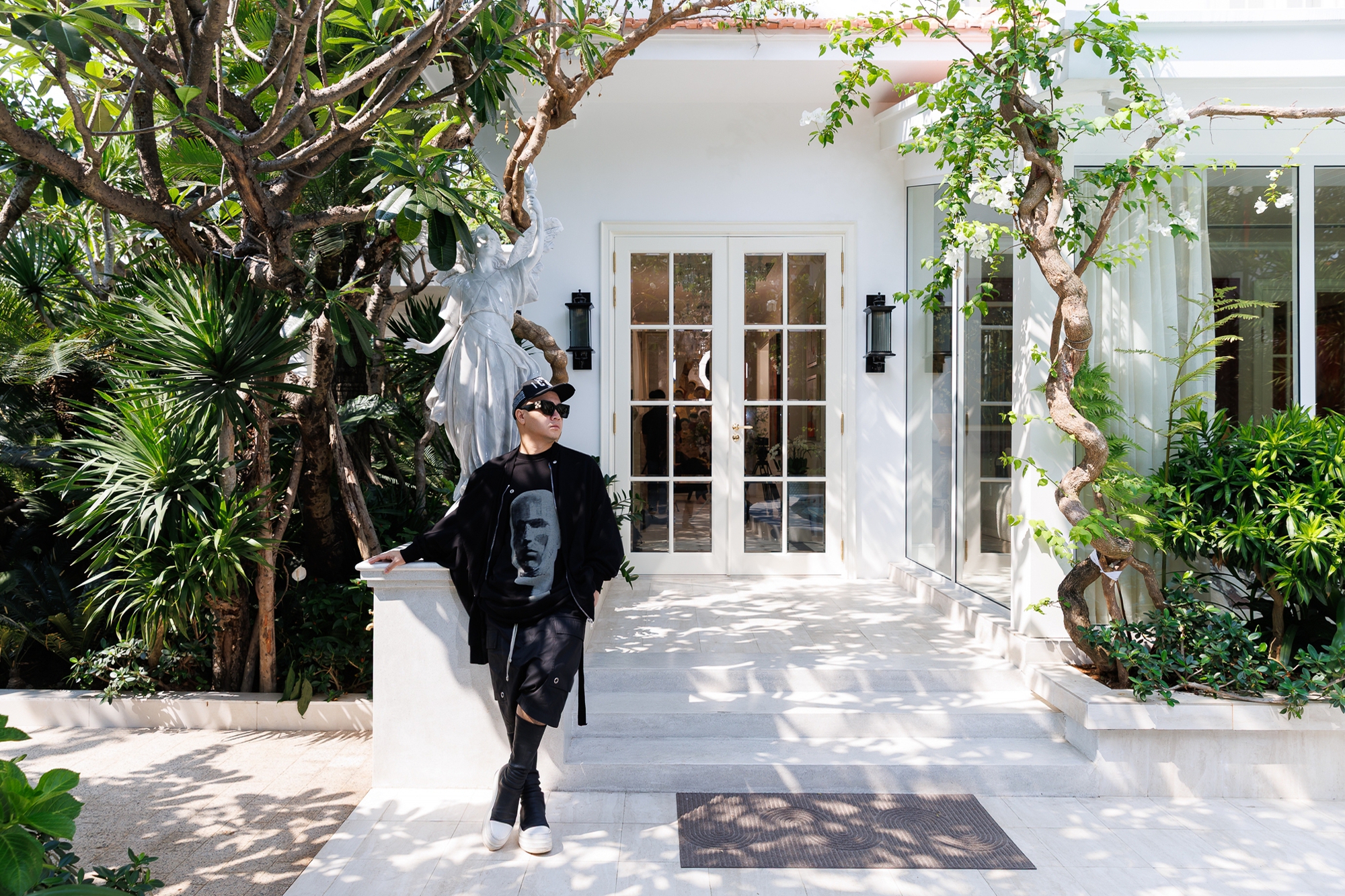 Nhà thiết kế Đỗ Mạnh Cường: "Nếu không giàu, tôi không dám nhận 10 con nuôi"- Ảnh 20.