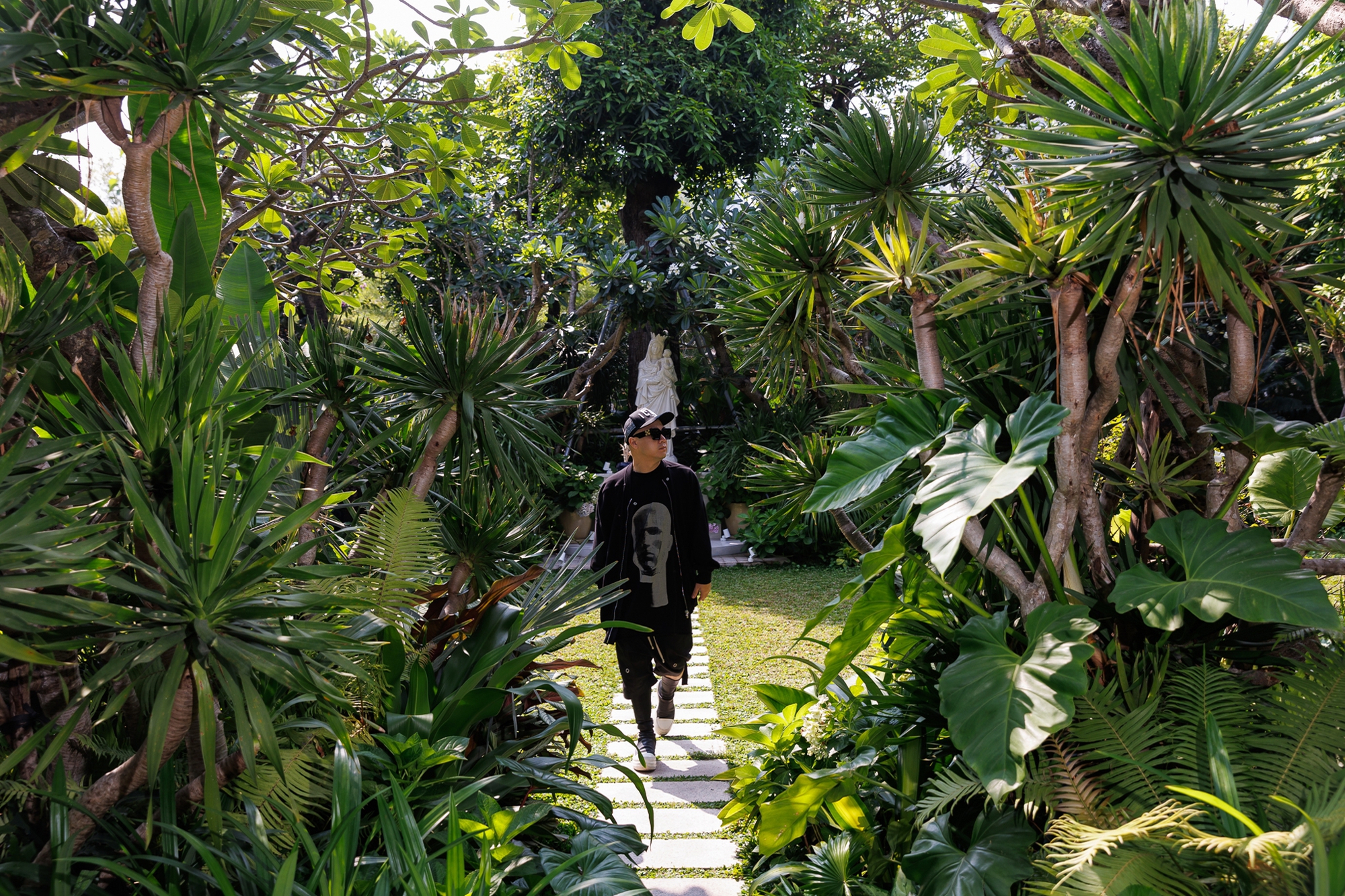 Nhà thiết kế Đỗ Mạnh Cường: "Nếu không giàu, tôi không dám nhận 10 con nuôi"- Ảnh 21.