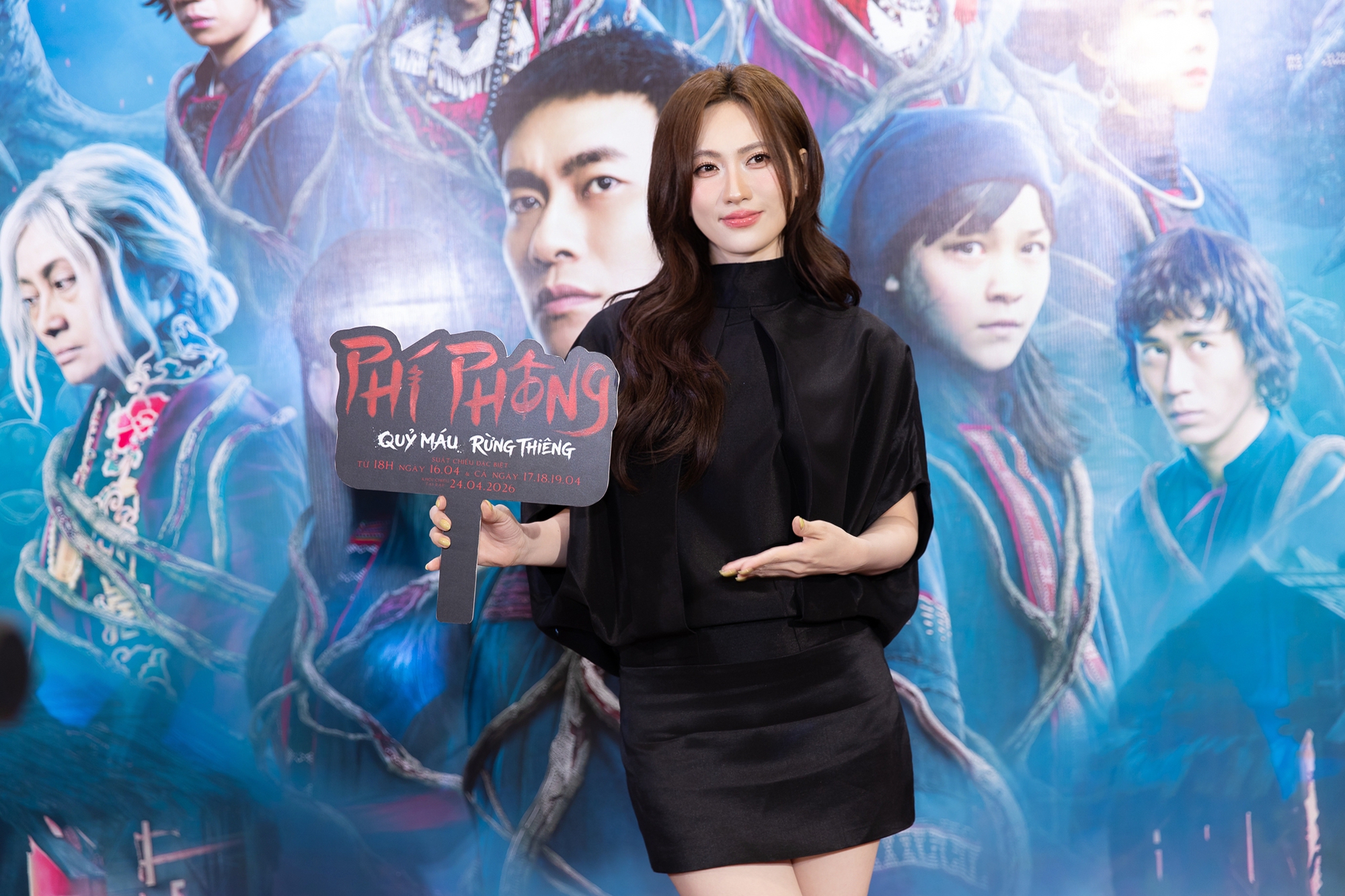 Thảm đỏ HOT nhất hôm nay: Phương Anh Đào đọ sắc đen với Thiên Ân - Kỳ Duyên, Võ Điền Gia Huy - HIEUTHUHAI đẹp trai hết nấc- Ảnh 2.