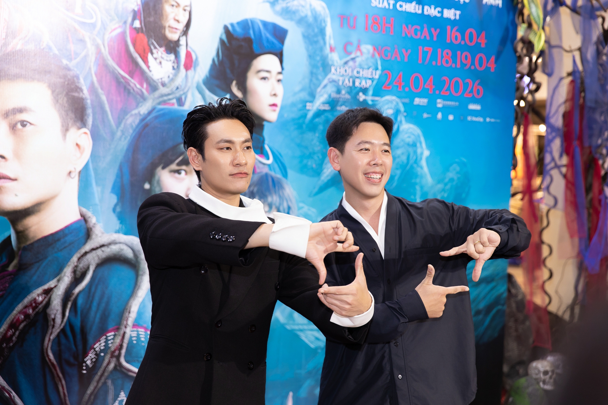 Thảm đỏ HOT nhất hôm nay: Phương Anh Đào đọ sắc đen với Thiên Ân - Kỳ Duyên, Võ Điền Gia Huy - HIEUTHUHAI đẹp trai hết nấc- Ảnh 12.