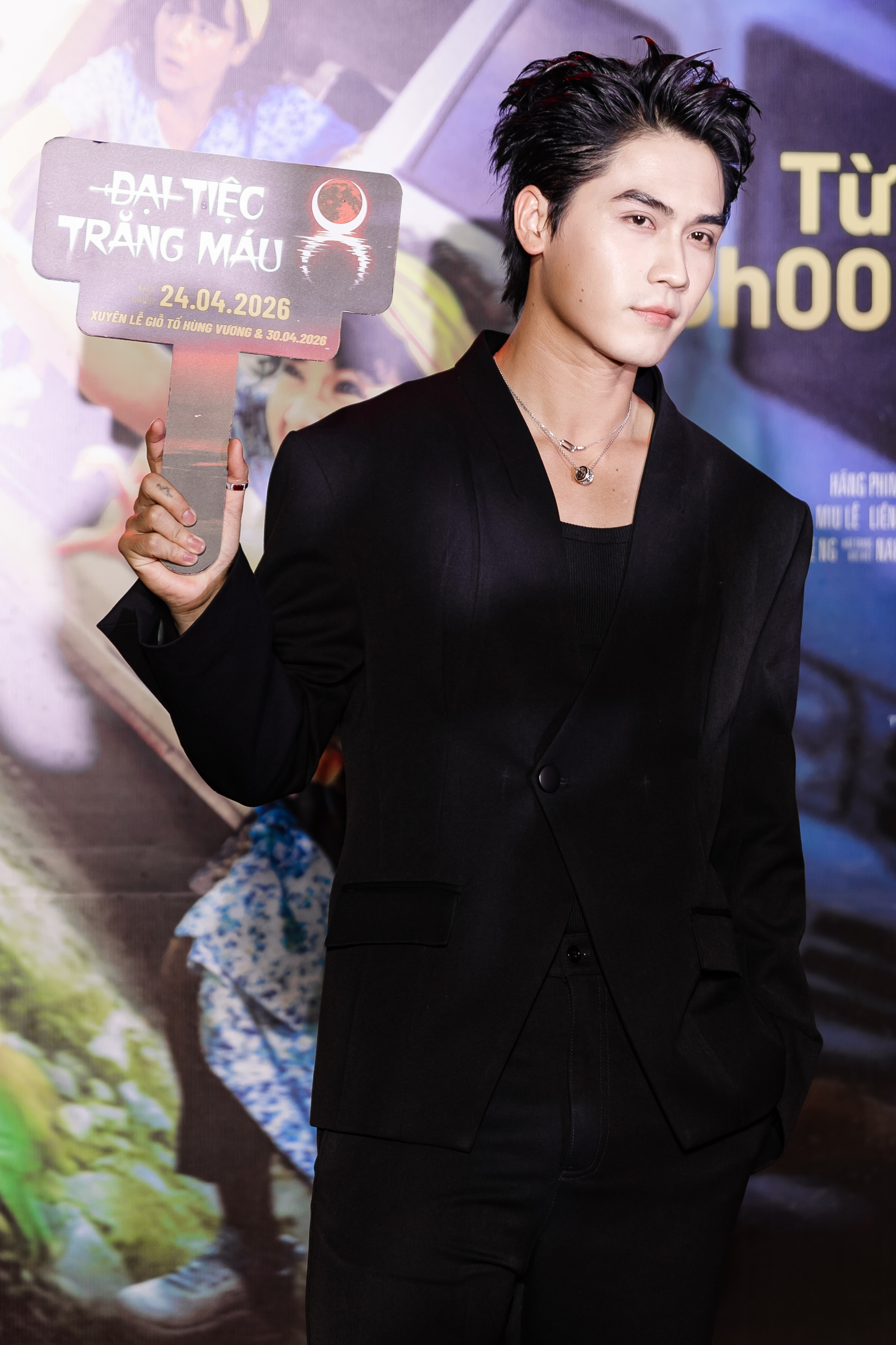 Thảm đỏ Đại Tiệc Trăng Máu 8: Tam Triều Dâng - Võ Điền Gia Huy đẹp đôi chết mất, visual Miu Lê gây sốc MXH- Ảnh 3.