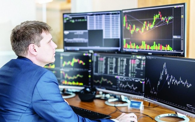 Dòng tiền hứng khởi, khối ngoại gom mạnh cổ phiếu Hòa Phát và FPT