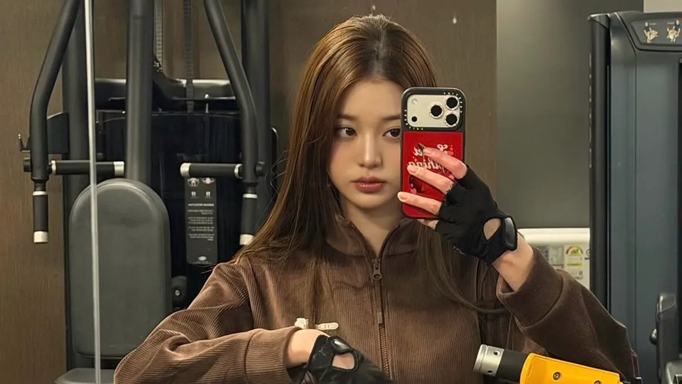 "Bạn gái tin đồn" của V (BTS) Jang Won-young uống dầu oliu chanh mỗi ngày để bổ sung collagen, lời khuyên đến những ai muốn học theo- Ảnh 1.