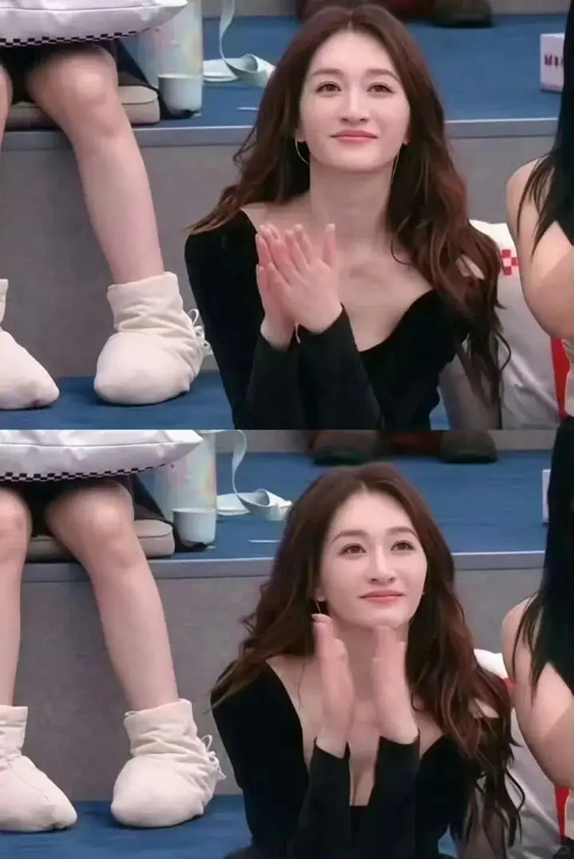 "Chị đẹp Đạp gió" hot nhất lúc này: Lý Tiểu Nhiễm ở tuổi 50 vẫn trẻ đẹp da mướt collagen, bí quyết nằm ở 2 điểm - Ảnh 1.