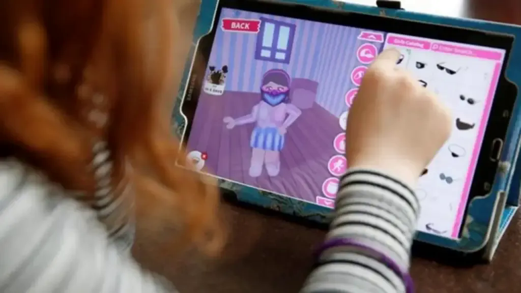 Cảnh giác bẫy lừa đảo qua game, dụ tải phần mềm độc hại, chuyển tiền đặt cọc- Ảnh 1.