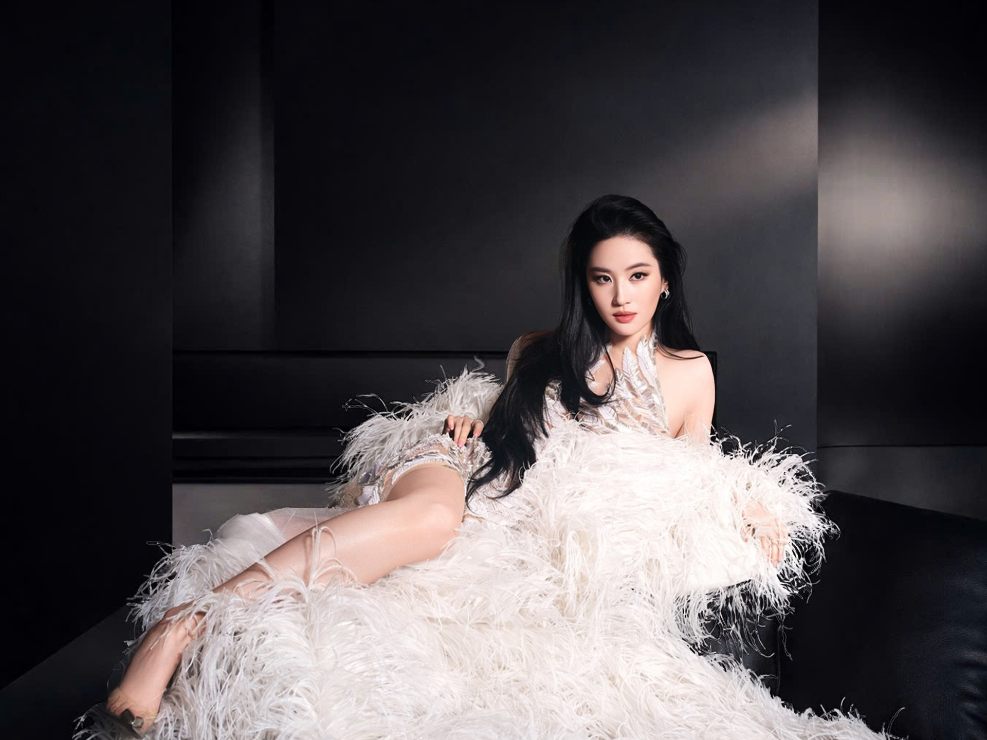Đẳng cấp sao nữ hạng A gọi tên Lưu Diệc Phi: Cứ xuất hiện lại gây sốt, chăm khoe dáng gợi cảm khó rời mắt- Ảnh 5.