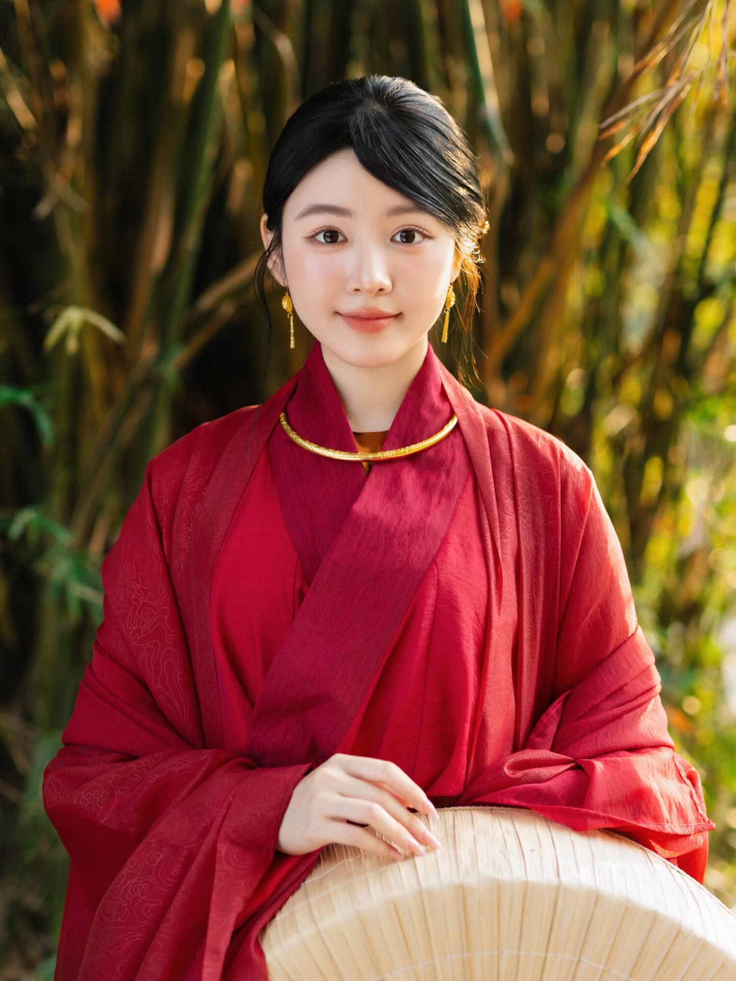 Lọ Lem "đụng độ" cam thường với Tiểy Vy - Ảnh 5.