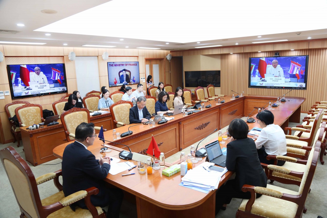 Hội nghị Bộ trưởng Tài chính và Thống đốc Ngân hàng Trung ương ASEAN lần thứ 13 thành công tốt đẹp
