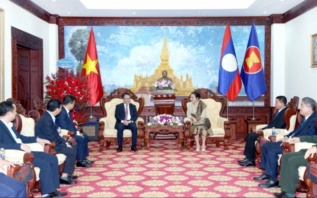 Thứ trưởng Bộ Tài chính Trần Quốc Phương chúc Tết cổ truyền Bunpimay Lào năm Phật lịch 2569 Thứ trưởng Bộ Tài chính Trần Quốc Phương chúc Tết cổ truyền Bunpimay Lào năm Phật lịch 2569