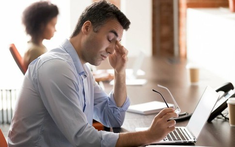 Bài tập bảo vệ mắt trước ánh sáng xanh