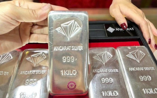 Ngày 16/4: Giá bạc trong nước tiếp đà tăng, thế giới bứt lên mốc 80 USD/ounce