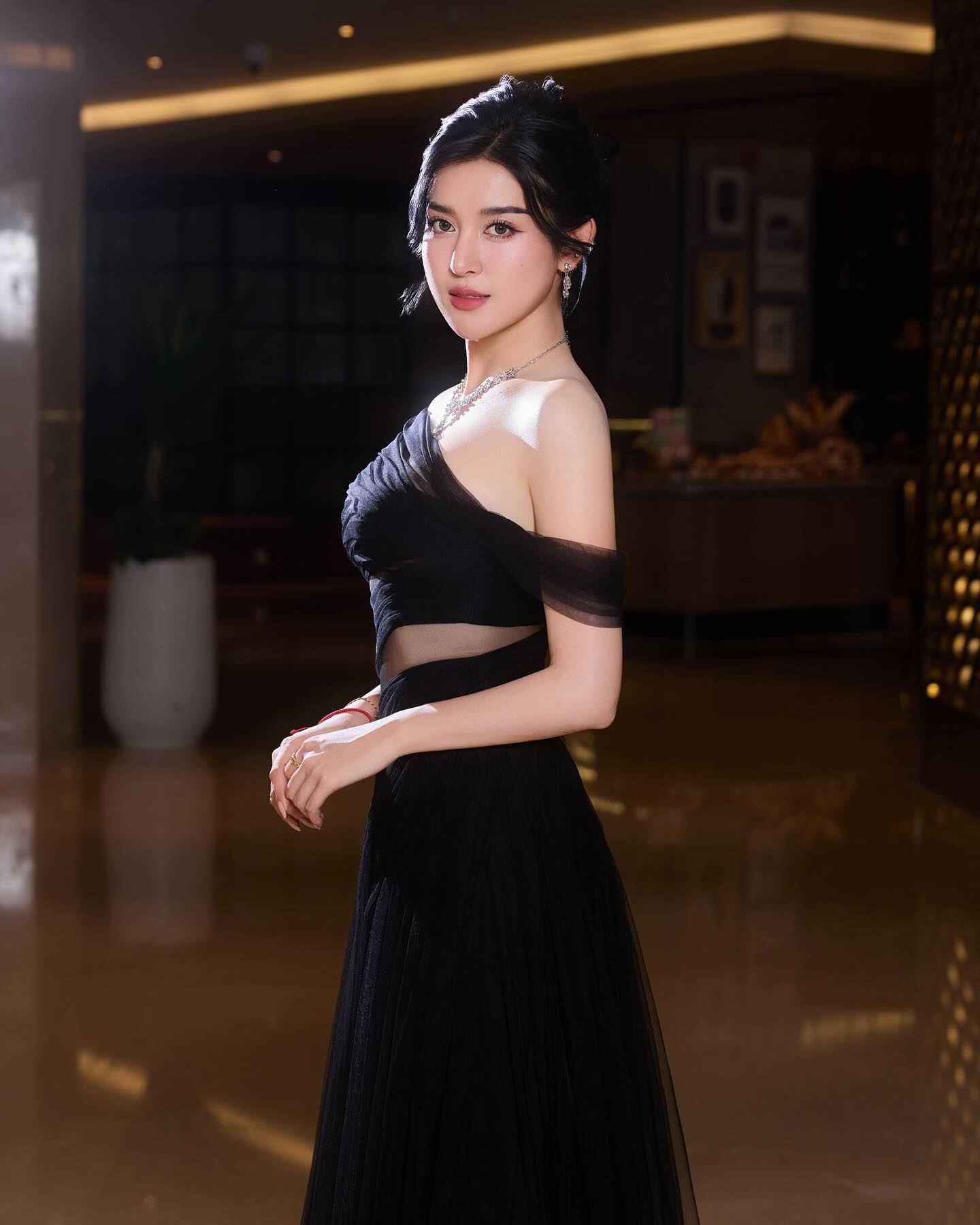 Á hậu Huyền My lên tiếng về ồn ào pass đồ hiệu trông 