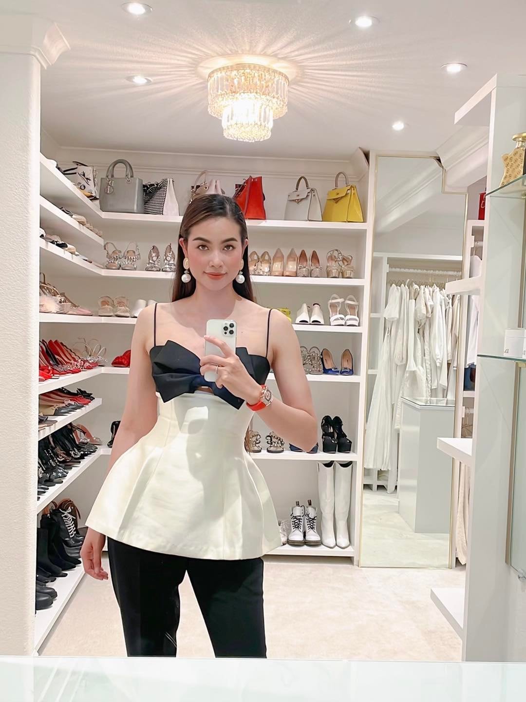 Hé lộ tổ ấm sang trọng của Phạm Hương khi đón bạn thân đến thăm- Ảnh 5.