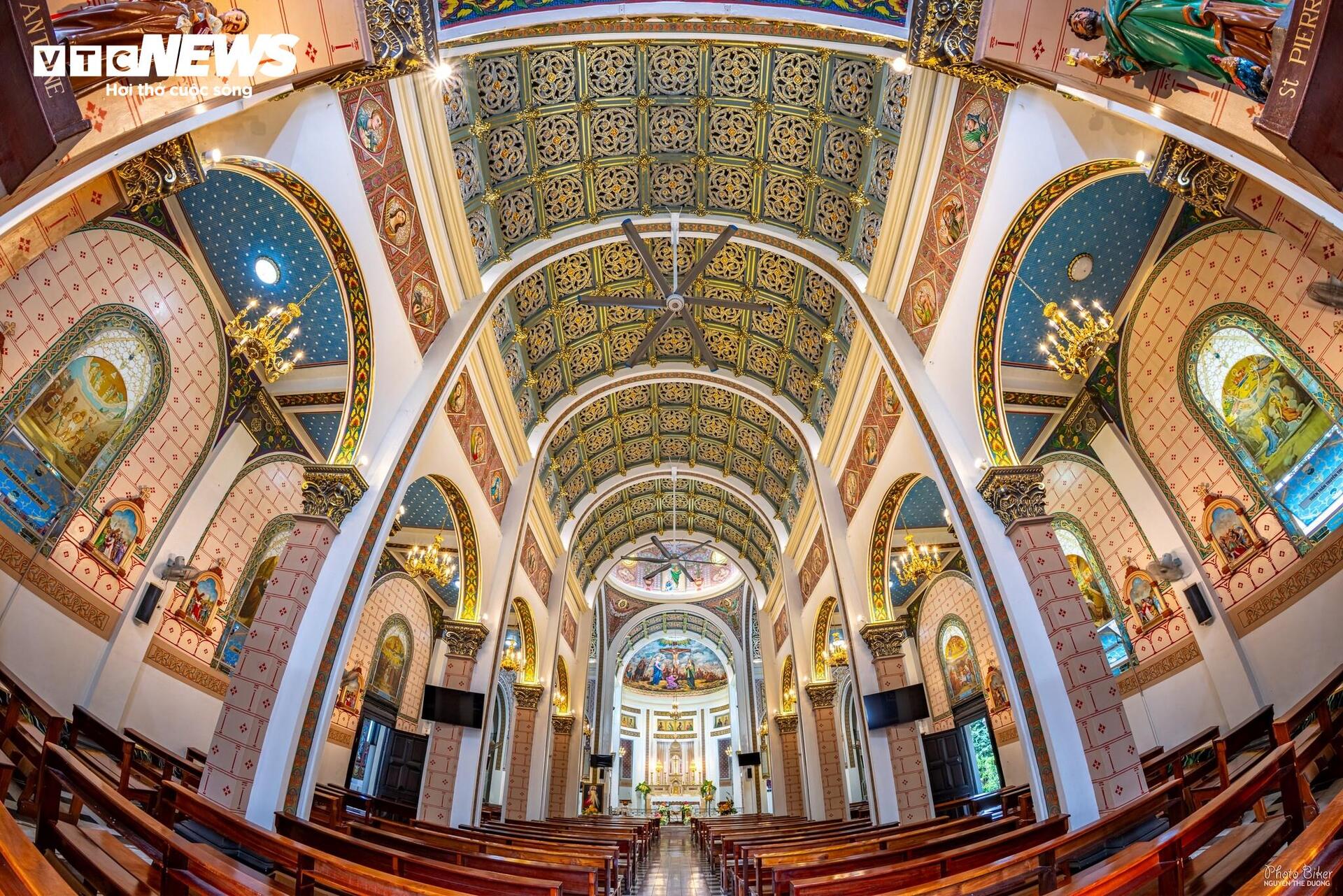 Chiêm ngưỡng thánh đường hơn 100 năm tuổi với kiến trúc độc đáo ở TP.HCM- Ảnh 4.