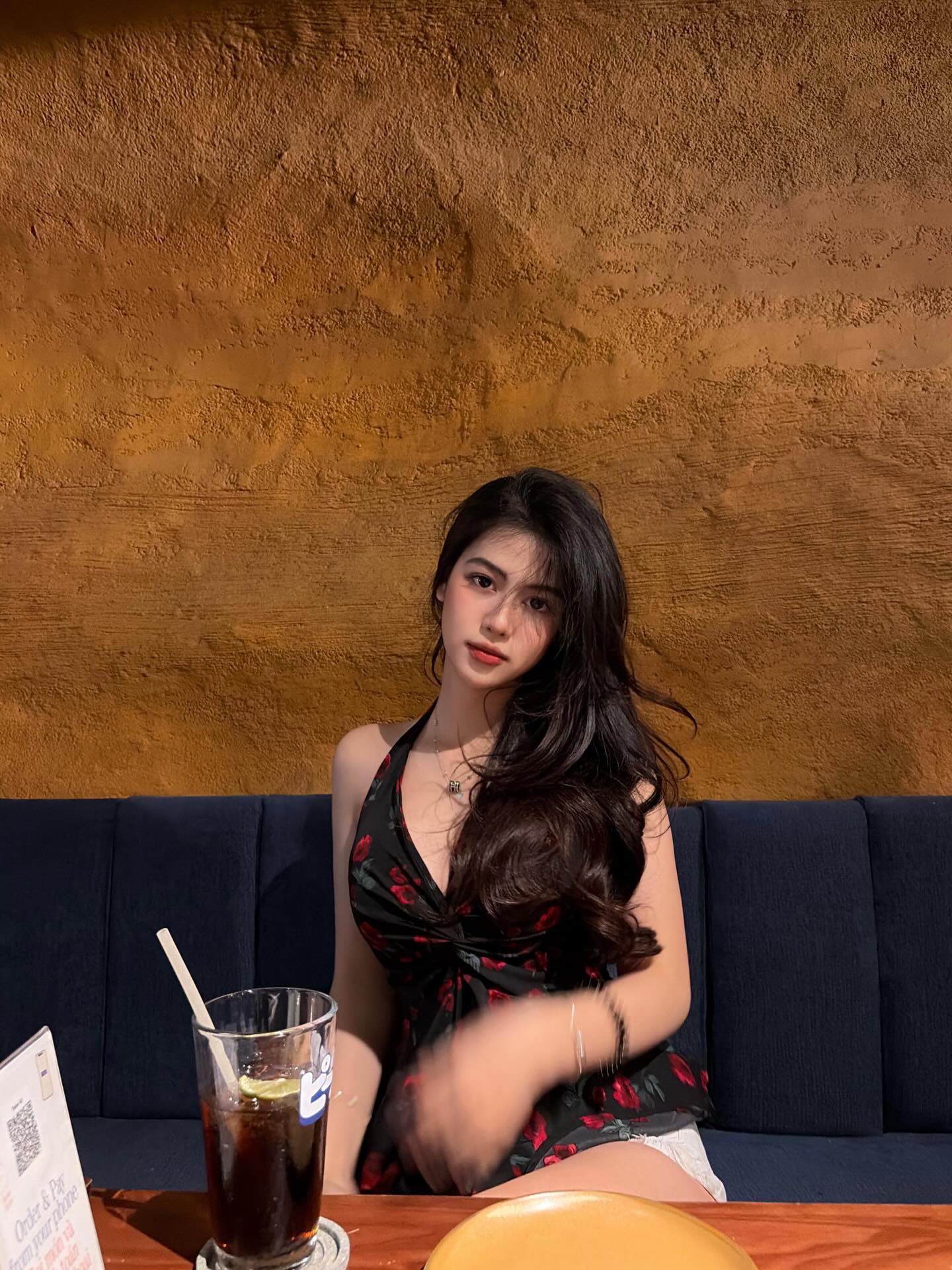 Lộ diện nhan sắc của cô gái cả mạng xã hội tìm kiếm - Ảnh 1.