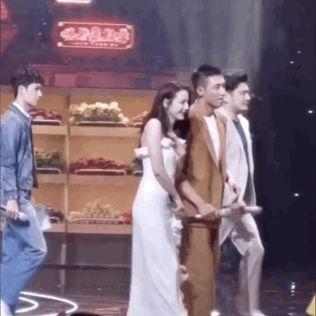 Người đàn ông là vết nhơ duy nhất của Địch Lệ Nhiệt Ba- Ảnh 2.