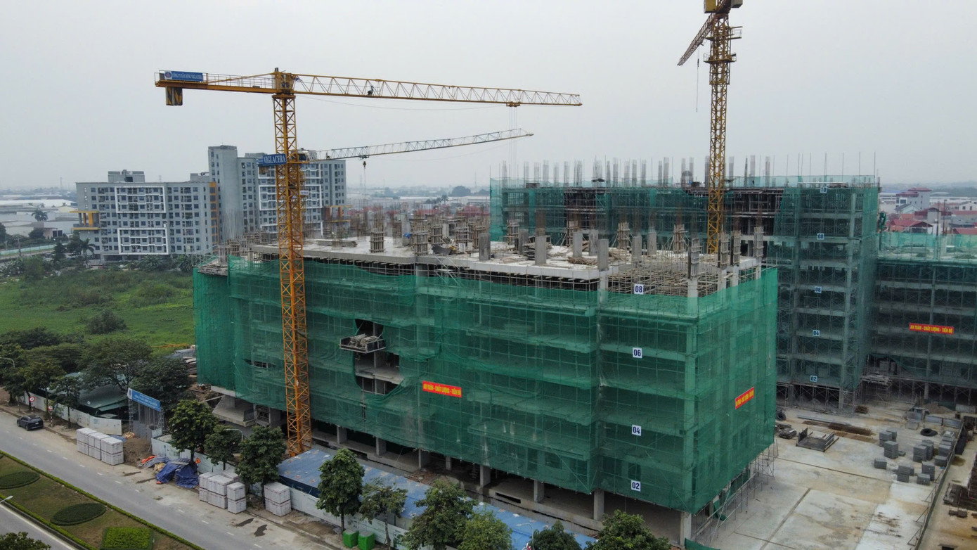 Doanh nghiệp bất động sản 'đứng ngồi không yên'- Ảnh 1.