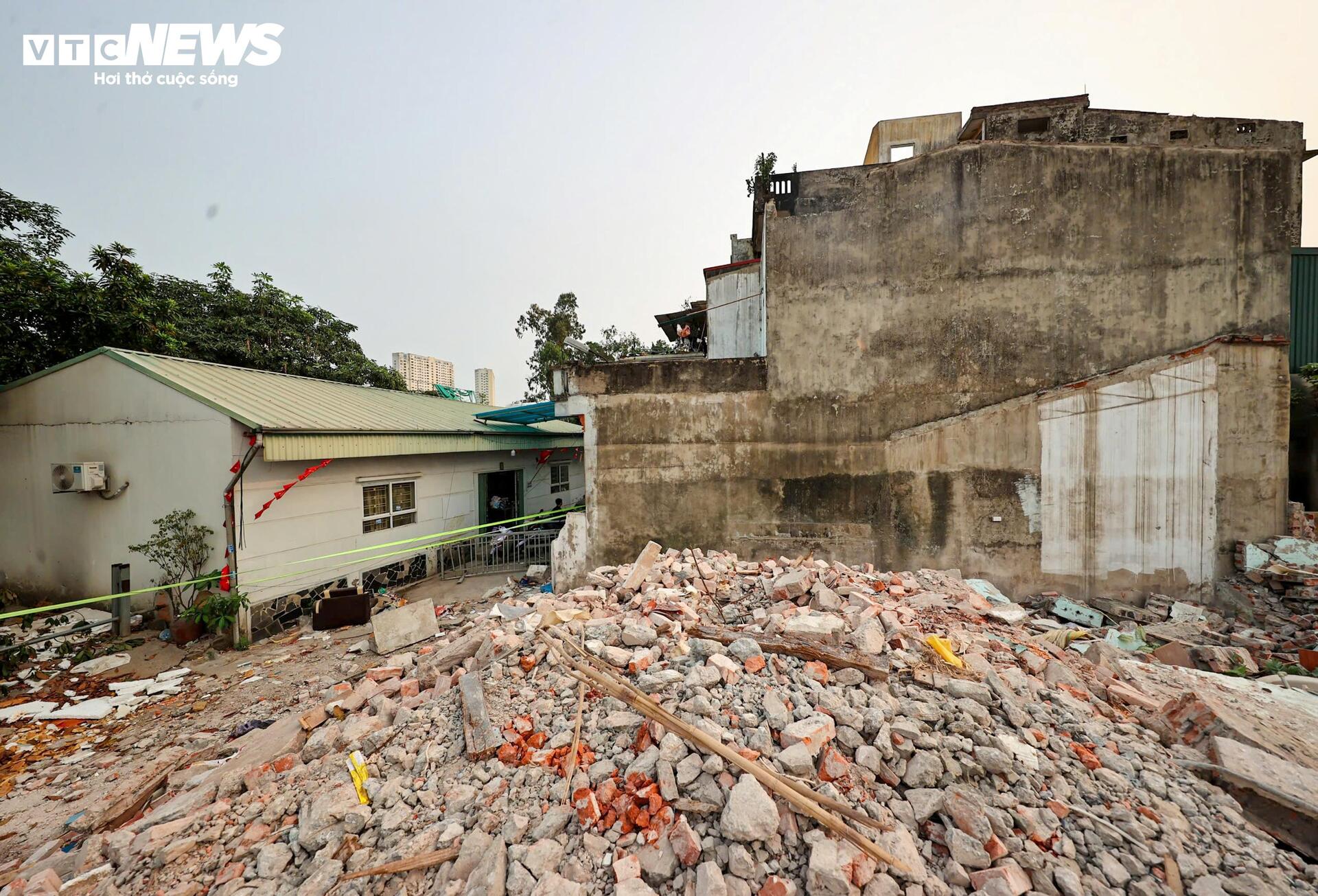 Người Hà Nội tháo dỡ nhà, giao mặt bằng thi công nút giao Phạm Tu - Xa La- Ảnh 5.