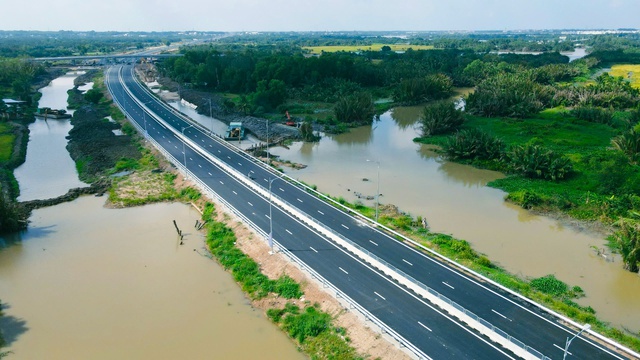 Từ hai cực phát triển đến một trục kết nối: Câu chuyện mới của Đông - Nam TP.HCM- Ảnh 1. Từ hai cực phát triển đến một trục kết nối: Câu chuyện mới của Đông - Nam TP.HCM- Ảnh 1.