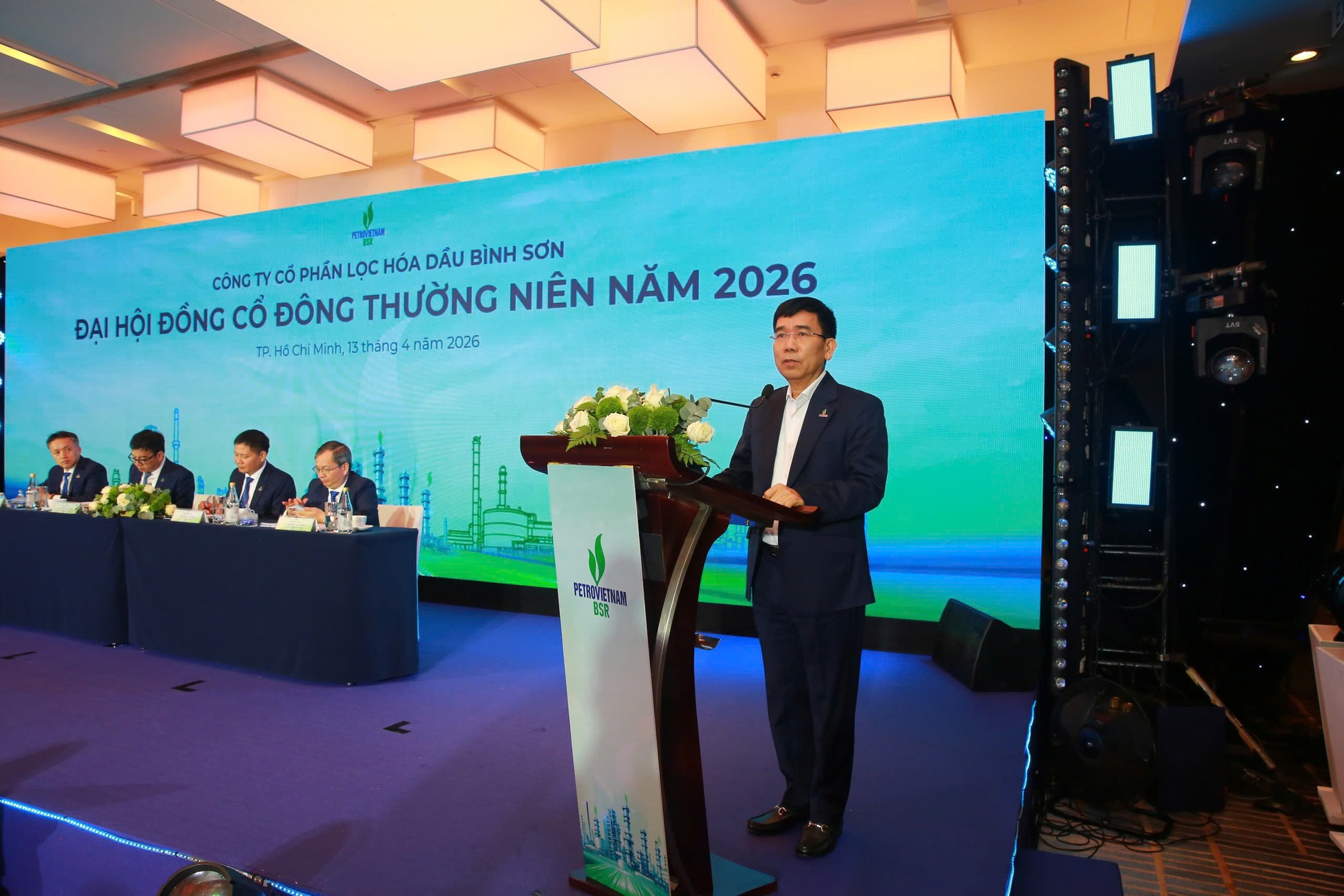 Nhà máy lọc dầu Dung Quất chốt xong nguồn cung dầu thô đến hết tháng 7/2026, PVN thoái vốn trong vòng 1 năm tới - Ảnh 4. Nhà máy lọc dầu Dung Quất chốt xong nguồn cung dầu thô đến hết tháng 7/2026, PVN thoái vốn trong vòng 1 năm tới - Ảnh 4.